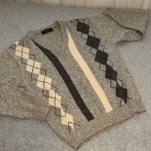 Lindbergh Argyle & Cable Knit Wool Sweater - Men's Medium - Gray V-Neck Academia